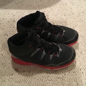 Black high tops size 2Y